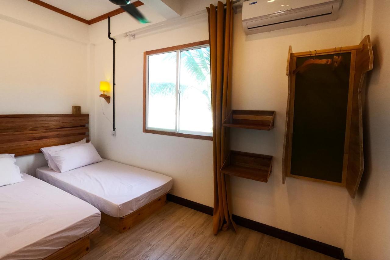 Hiraeth Island * Guraidhoo (Kaafu Atoll)